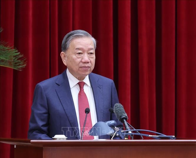 Tổng Bí thư Tô Lâm phát biểu khai mạc Hội nghị Trung ương lần thứ 14 Ban Chấp hành Trung ương Đảng khóa XIII. Ảnh: TTXVN