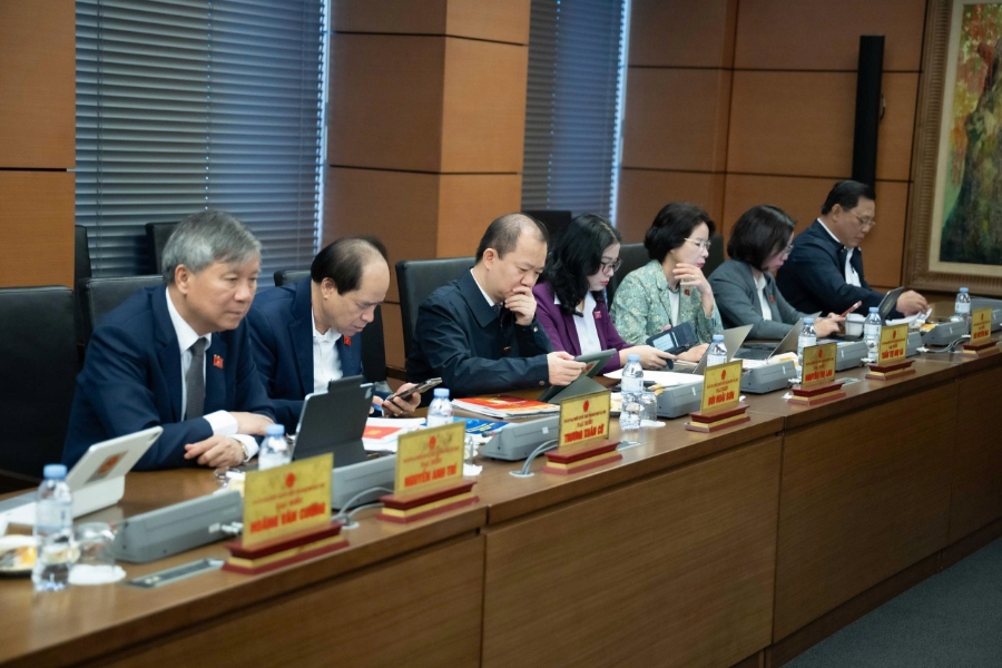 Các đại biểu tham gia phiên thảo luận