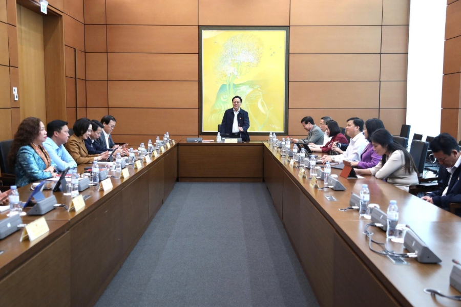 Toàn cảnh thảo luận Tổ 10