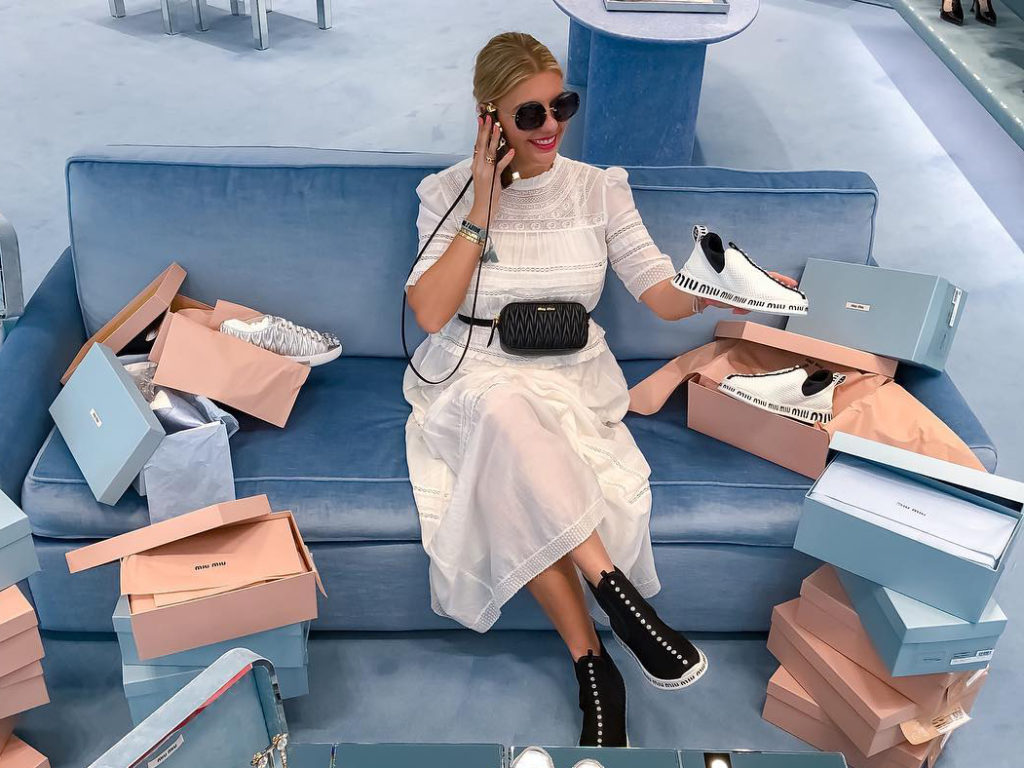 Thay đổi đội ngũ sáng tạo có giúp vực dậy ngành thời trang? - Ảnh 2