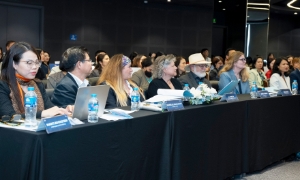 Các chuyên gia tham dự Hội thảo nhân sự quốc tế “Quản trị nhân lực xanh trong kỷ nguyên AI”