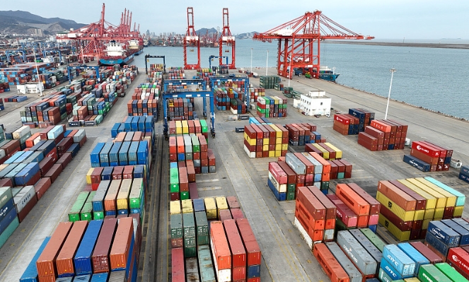 Trade surplus maintains in the second half of October 