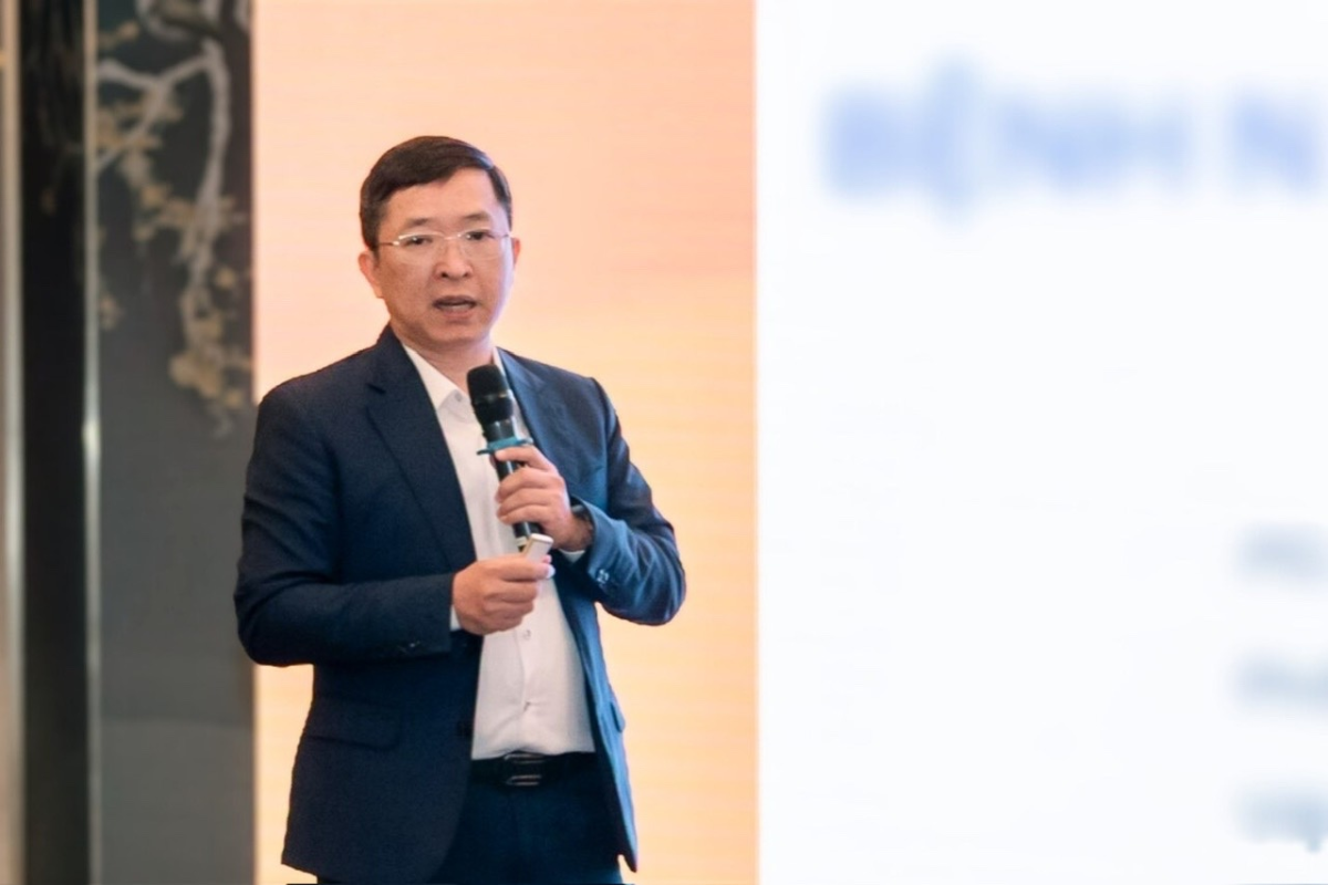 PGS.TS.BS. Phạm Quang Thái chia sẻ về não mô cầu tại hội thảo.