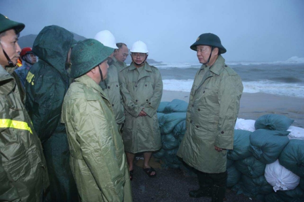 Phó Thủ tướng Trần Hồng Hà kiểm tra khu dân cư ven biển Nhơn Hải thuộc phường Quy Nhơn Đông, tỉnh Gia Lai