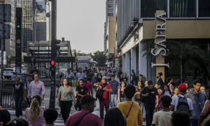 Brazil miễn giảm thuế cho người trung lưu, tăng thuế người giàu