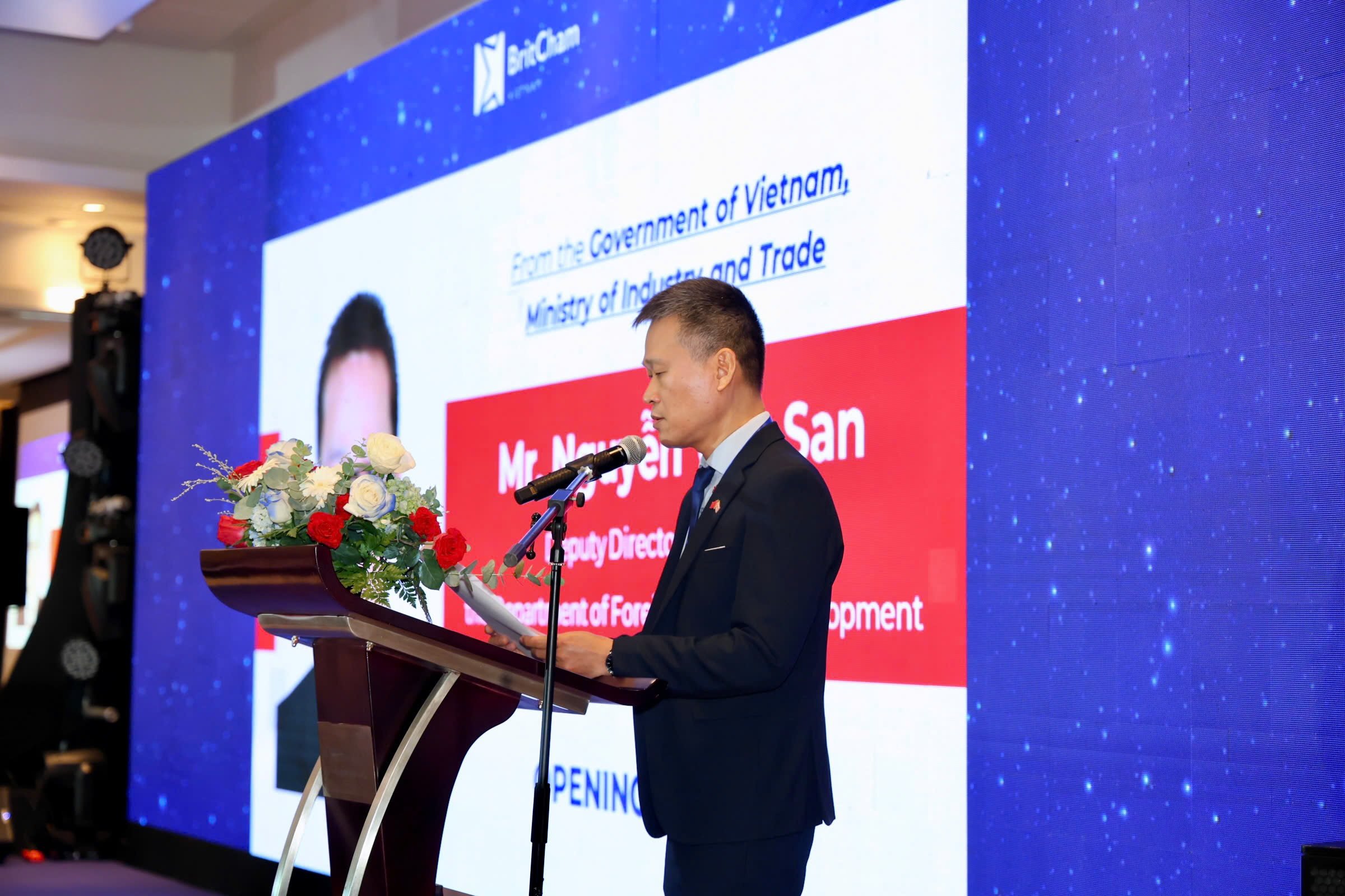 Deputy Director General of the Ministry of Industry and Trade (MoIT)’s Foreign Market Development Department Nguyen Viet San at the Summit. (Photo: BritCham)