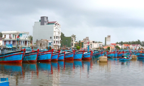 Quảng Ngãi: 6.000 tàu cá đã về bờ tránh bão số 13