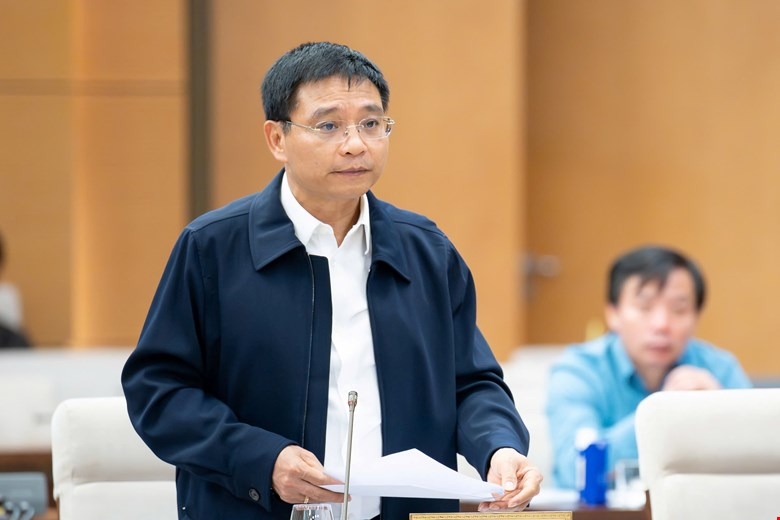 Bộ trưởng Bộ Tài chính Nguyễn Văn Thắng trình bày Tờ trình dự án Luật&nbsp;Dự trữ quốc gia (sửa đổi). Ảnh: Quốc hội.