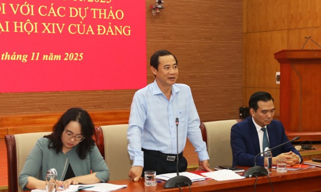 Ông Nguyễn Thái Học - Phó Bí thư Đảng ủy MTTQ, các đoàn thể Trung ương phát biểu tại hội nghị giao ban báo chí. Ảnh: Báo Lao động.