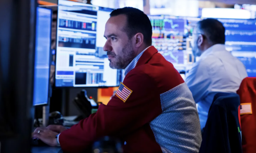 Chứng khoán Mỹ sụt mạnh vì cổ phiếu AI bị xả, giá dầu tiếp tục đi xuống