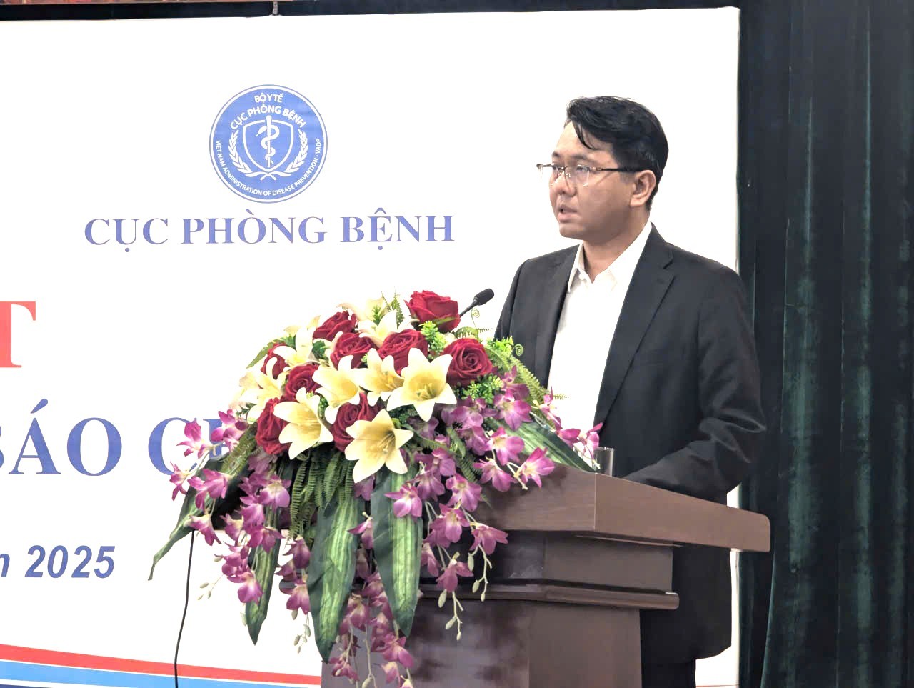 Ông Phạm Vũ Hoàng, Phó Cục trưởng Cục Dân số cung cấp thông tin về dự án Luật Dân số.