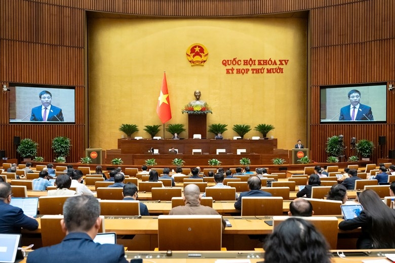 Quốc hội nghe Bộ trưởng Bộ Tài chính Nguyễn Văn Thắng trình bày Tờ trình về điều chỉnh Quy hoạch tổng thể quốc gia thời kỳ 2021 – 2030. Ảnh: Media Quốc hội.