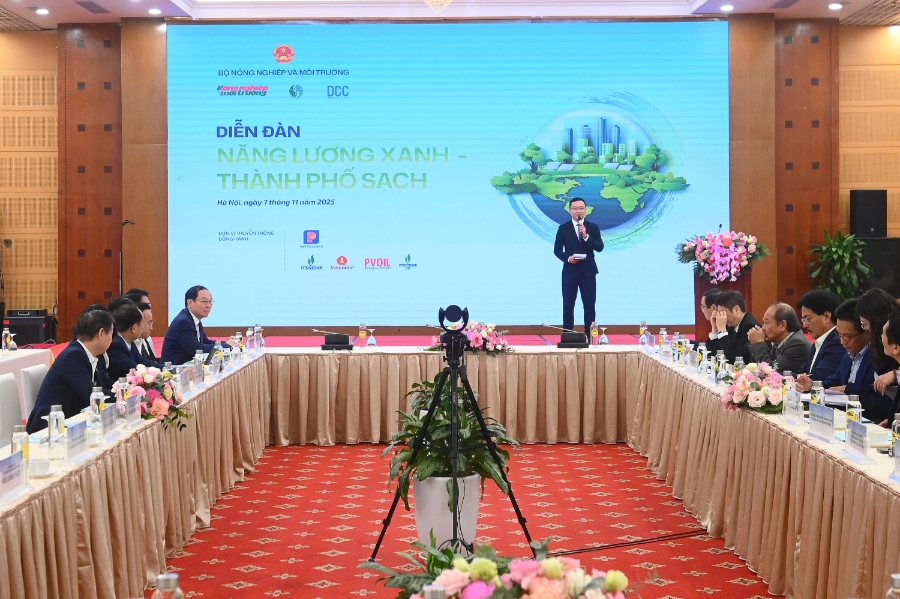 Quang cảnh diễn đàn