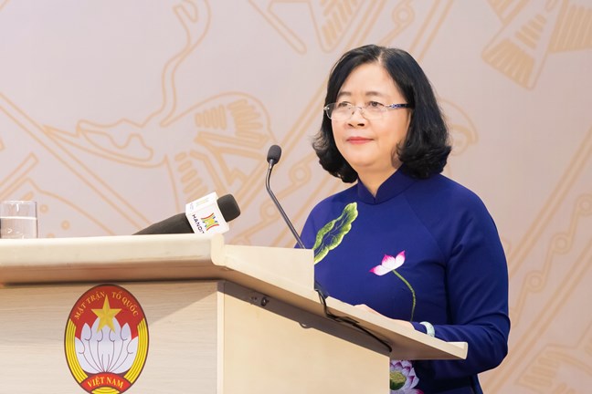 Bà Bùi Thị Minh Hoài, Ủy viên Bộ Chính trị, Bí thư Trung ương Đảng, Chủ tịch Ủy ban Trung ương Mặt trận Tổ quốc Việt Nam phát biểu nhận nhiệm vụ. Ảnh: Mặt trận.