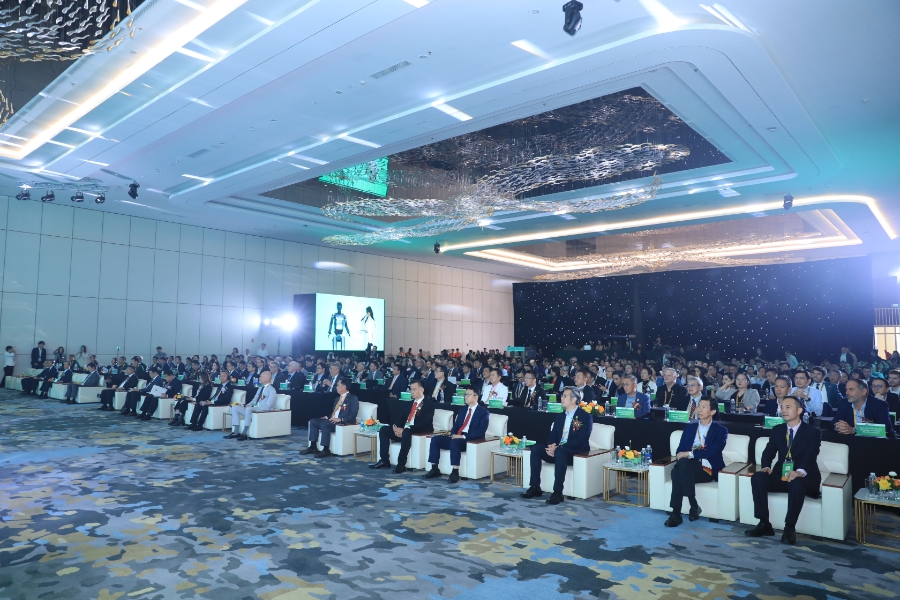 SEMIEXPO 2025 thu hút đông đảo khách mời tham gia.