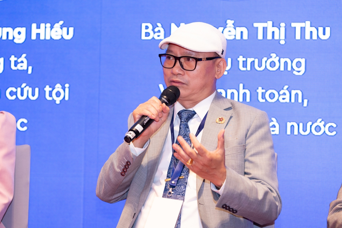 Thượng tá, Tiến sĩ Đào Trung Hiếu, nhà nghiên cứu tội phạm học:&nbsp;Tội phạm mạng và tội phạm tận dụng AI đã biến thế giới thành một không gian “phẳng” - các hành vi có thể xuất phát ở bất kỳ đâu và nhắm vào nạn nhân ở bất kỳ đâu