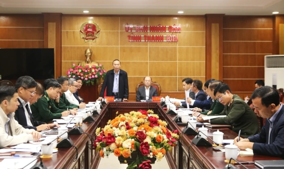 Thứ trưởng Bộ Nông nghiệp và Môi trường Phùng Đức Tiến phát biểu