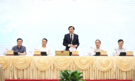 Chính phủ quyết liệt chỉ đạo giữ vững ổn định, thúc đẩy tăng trưởng trong những tháng cuối năm 2025