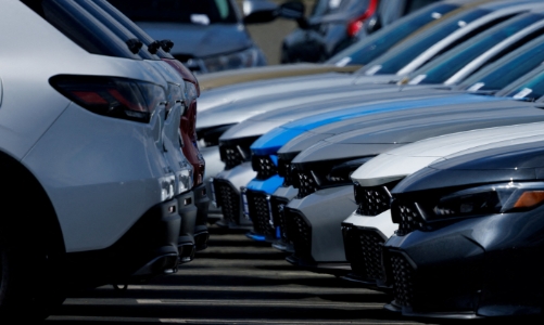 Các nhà sản xuất ô tô Nhật Bản lỗ hàng tỷ USD do thuế quan