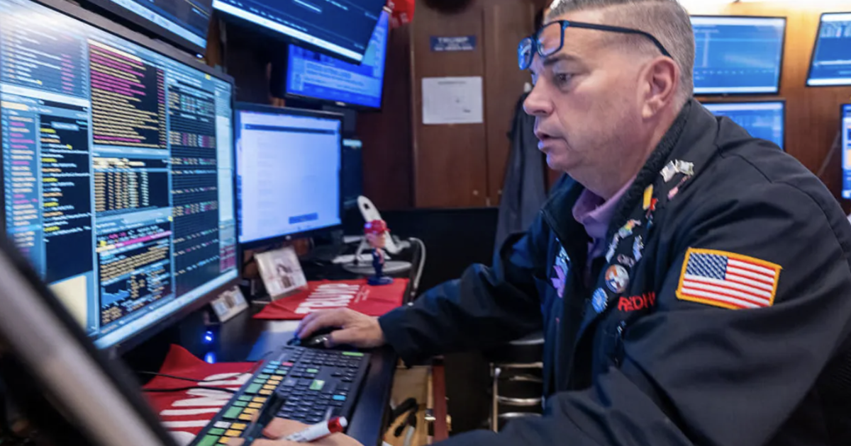 Chứng khoán Mỹ dưới áp lực giảm mạnh vì cổ phiếu công nghệ bị xả, giá dầu giảm liền 2 tuần