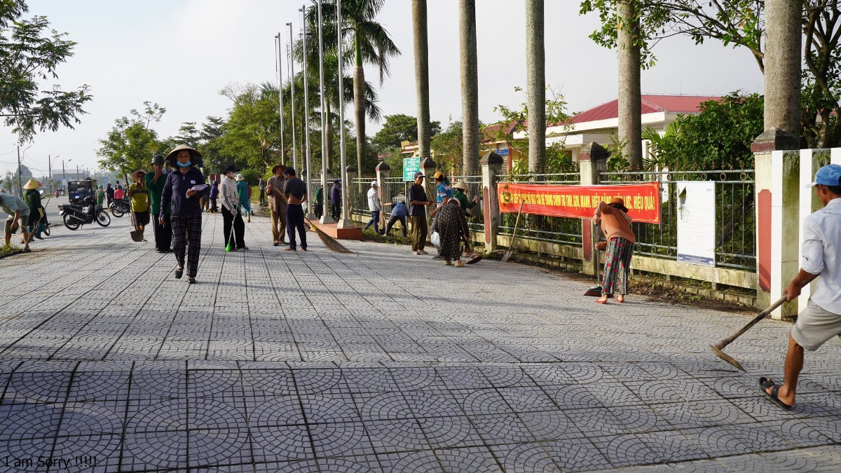 Môi trường đường phố được các lực lượng dọn dẹp, vệ sinh sạch sẽ trở lại.