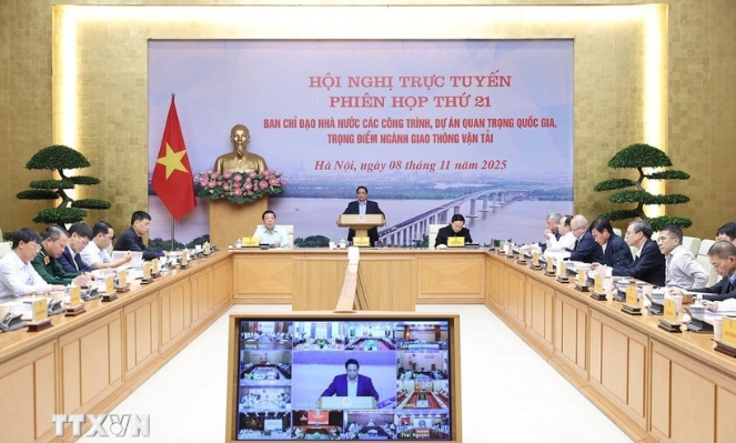 PM requests  completion of entire Cao Bang - Ca Mau expressway by December