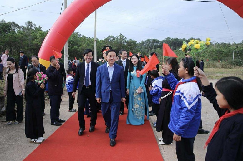 Phó Thủ tướng Trần Hồng Hà dự lễ khởi công xây dựng Trường Phổ thông dân tộc nội trú liên cấp Tiểu học và Trung học cơ sở Khuất Xá, tỉnh Lạng Sơn - Ảnh: VGP/Minh Khôi