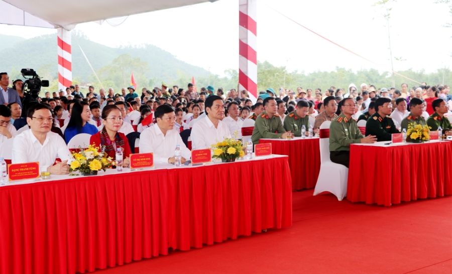 Các đại biểu tham dự buổi lễ