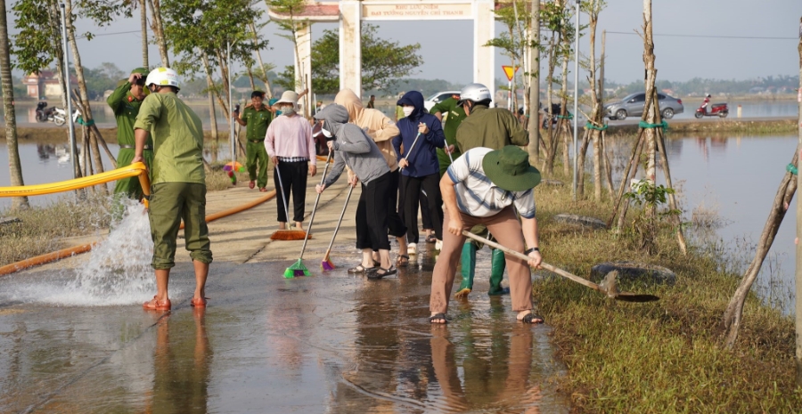 Đồng loạt trong ngày 9/11, các phường xã trên địa bàn thành phố Huế đều ra quân thực hiện phong trào 