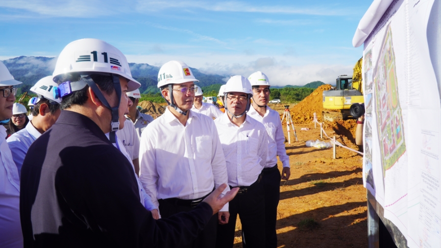 Lãnh đạo thành phố kiểm tra tiến độ đầu tư xây dựng trường phổ thông nội trú liên cấp tại xã A Lưới 3