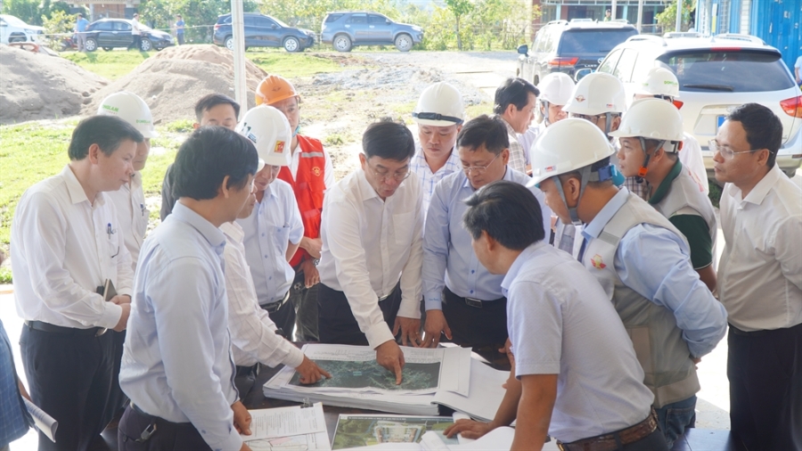 Lãnh đạo thành phố kiểm tra tiến độ đầu tư xây dựng trường phổ thông nội trú liên cấp tại xã A Lưới 4