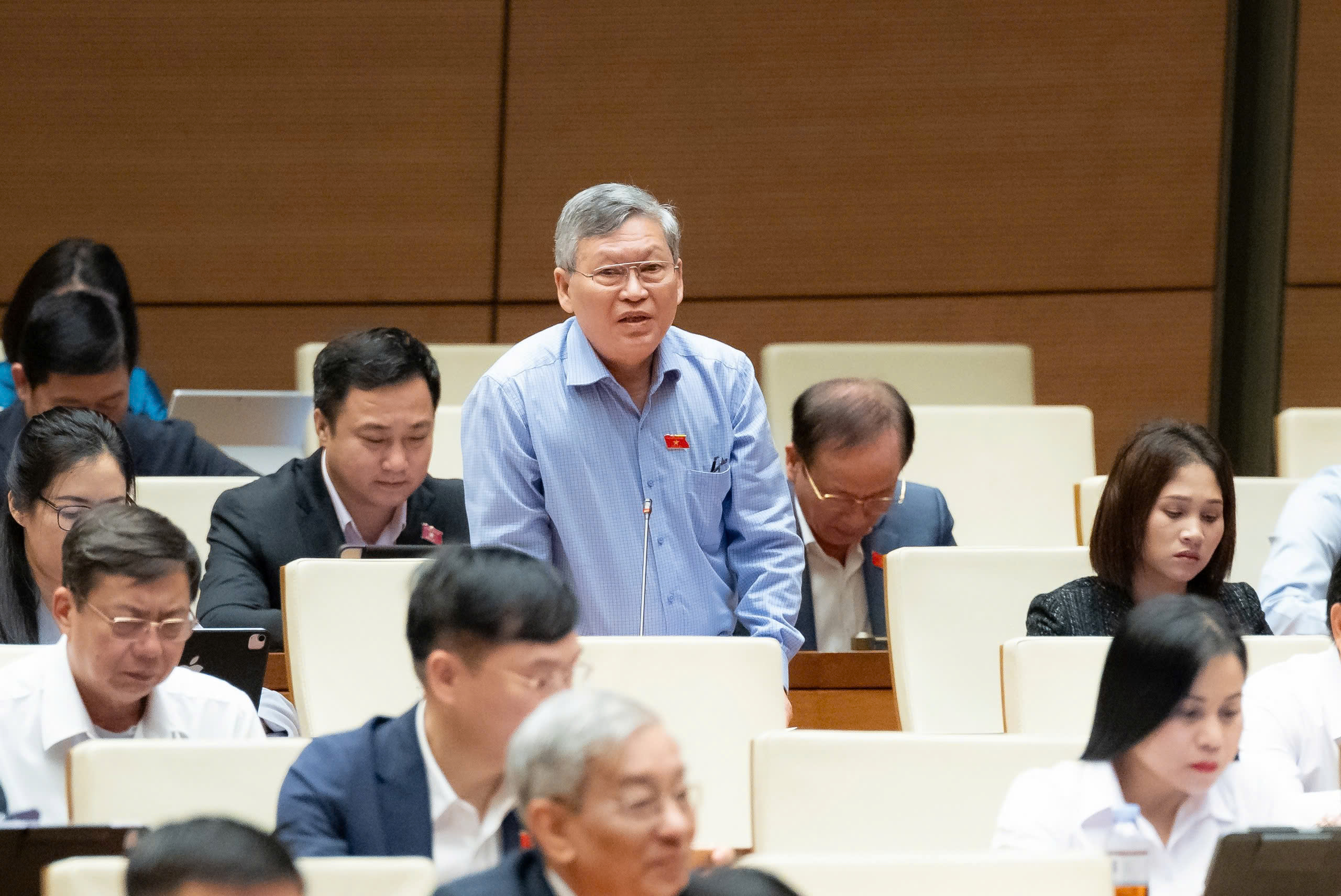 Đề nghị hỗ trợ tài chính cho phụ nữ sinh đủ 2 con ở mọi độ tuổi