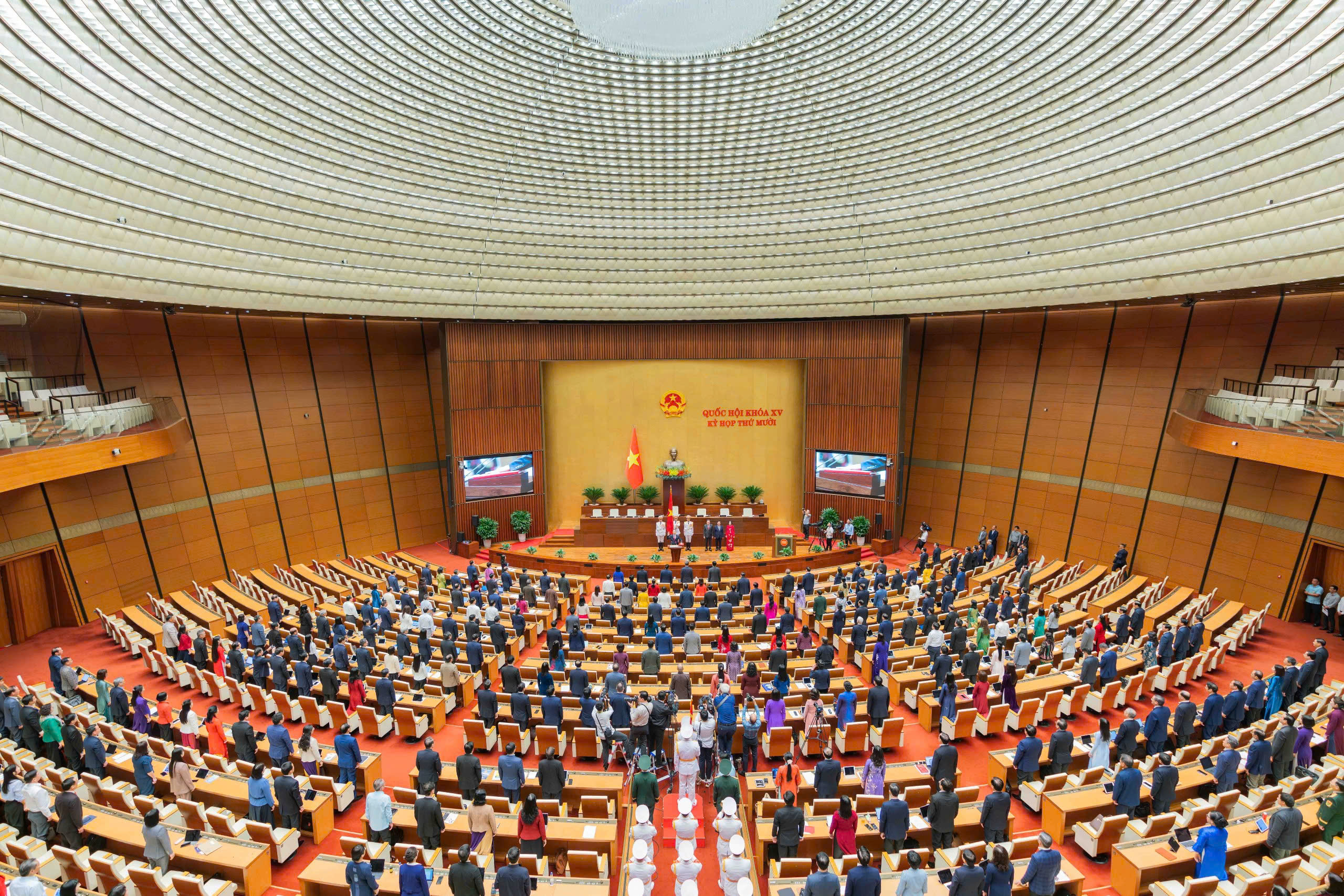 Toàn cảnh Lễ tuyên thệ nhậm chức của Chánh án Toà án nhân dân Tối cao Nguyễn Văn Quảng. Ảnh: Quốc hội.