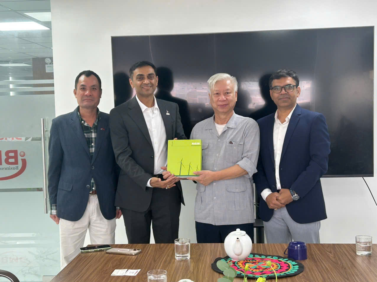 Đại diện Tập đoàn Suzlon làm việc với Tạp chí Kinh tế Việt Nam/VnEconomy