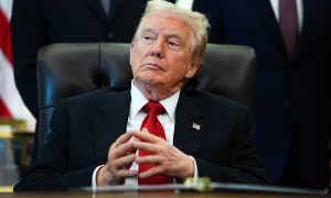Ông Trump muốn phát cho mỗi người Mỹ 2.000 USD từ tiền thuế quan