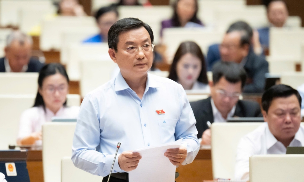 Đại biểu Phạm Trọng Nhân, Đoàn ĐBQH TP.HCM góp ý dự án Luật Phòng bệnh. Ảnh: Quochoi.vn.