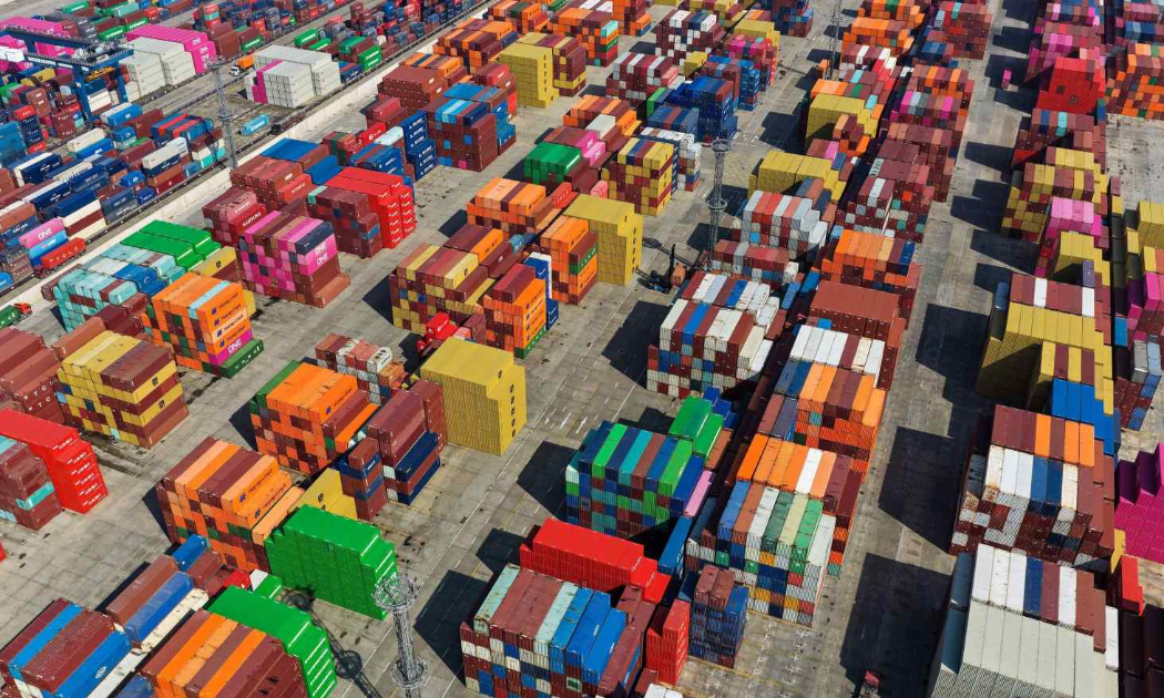 Xuất khẩu của Trung Quốc lần đầu giảm sau 8 tháng tăng không nghỉ