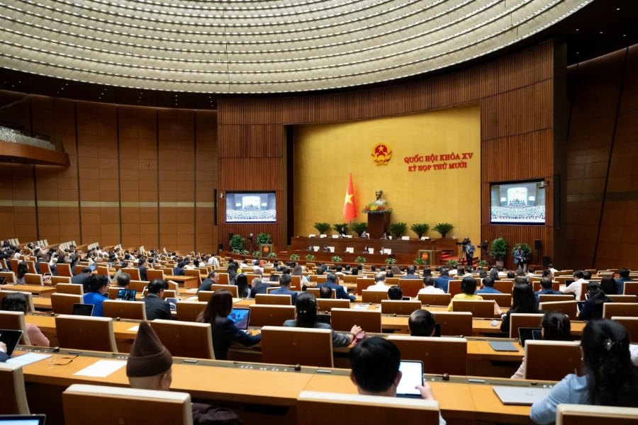 Quốc hội thảo luận dự án Luật Dân số. Ảnh: Quochoi.vn.