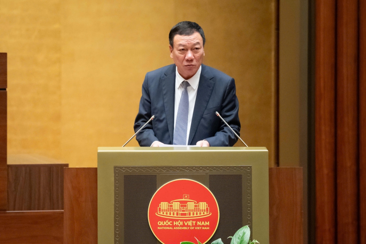 Tổng Thanh tra Chính phủ Đoàn Hồng Phong trình bày Tờ trình dự án luật. Ảnh: Quốc hội. 