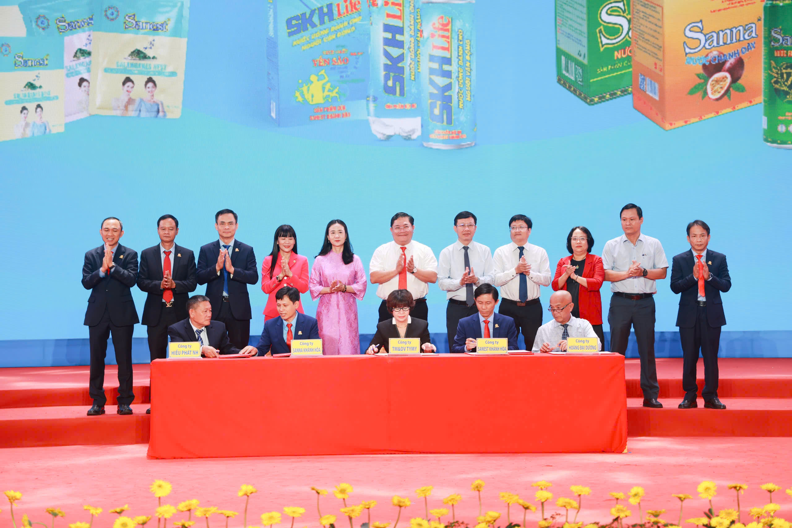 Lễ ra mắt sản phẩm mới và trao giải thưởng chương trình tri ân khách hàng Yến Sào Khánh Hòa Sanest