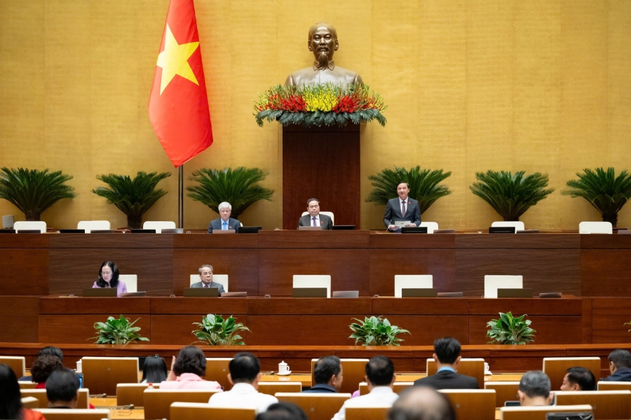 Phó Chủ tịch Quốc hội Nguyễn Khắc Định điều hành phiên thảo luận sáng 11/11. Ảnh: Quốc hội.