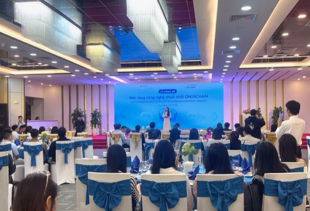 Toàn cảnh buổi lễ Công bố Nền tảng công nghệ chuỗi khối OnusChain - Ảnh: Ngô Anh Văn.