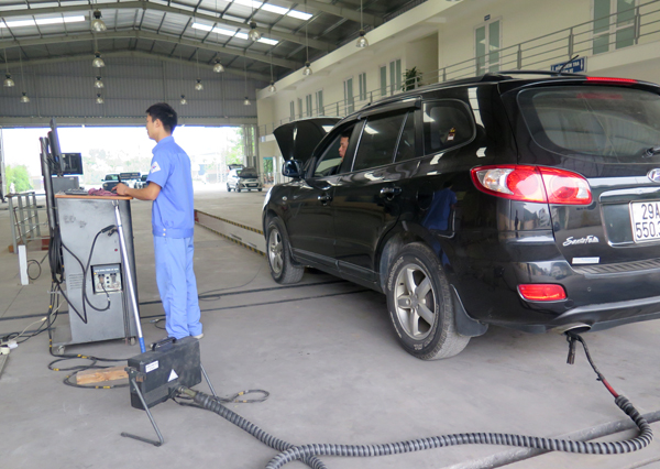 Từ ngày 1/1/2029, tất cả các xe ô tô tham gia giao thông ở Hà Nội, TP. Hồ Chí Minh phải đáp ứng từ Mức 2 trở lên. Ảnh minh họa