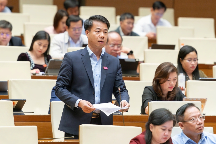 Đại biểu Hoàng Quốc Khánh – Đoàn đại biểu Quốc hội tỉnh Lai Châu. Ảnh: Quốc hội.