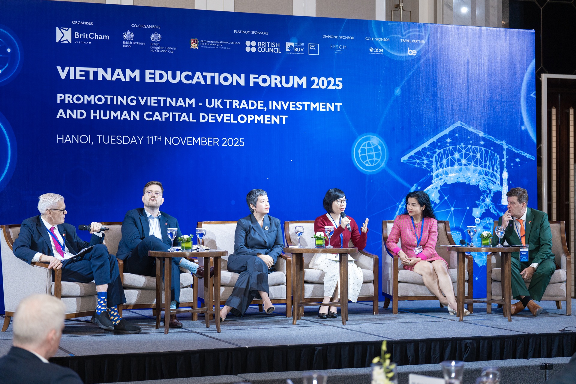 Các chuyên gia chia sẻ tại Diễn đàn Giáo dục Việt Nam 2025 (Vietnam Education Forum – VEF 2025)