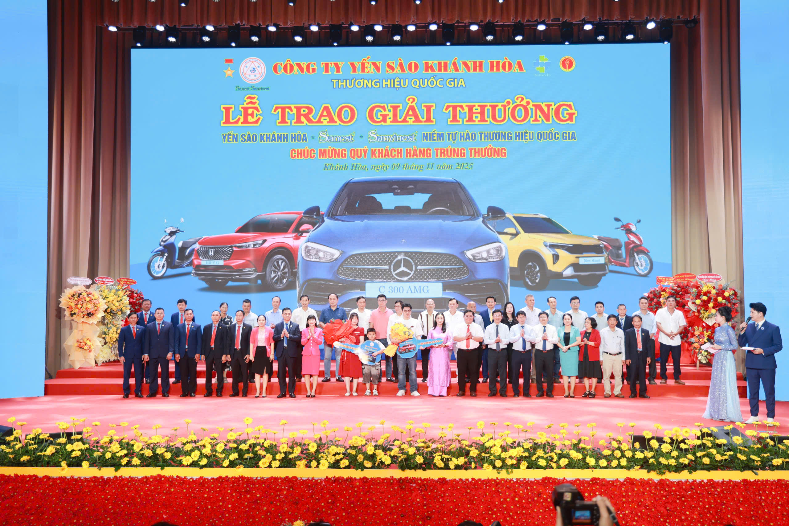 Lễ ra mắt sản phẩm mới và trao giải thưởng chương trình tri ân khách hàng Yến Sào Khánh Hòa Sanest - Ảnh 1