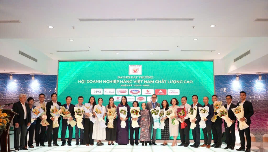 Ban Chấp hành Hiệp hội Doanh nghiệp Hàng Việt Nam Chất lượng cao nhiệm kỳ I (2025-2030) ra mắt đại hội.