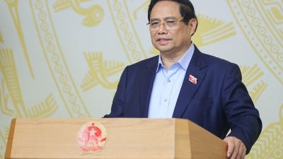 PM urges sustainable development of social housing