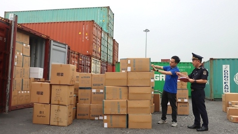 Ngành Hải quan xử lý 15.121 vụ buôn lậu, gian lận thương mại trong 10 tháng