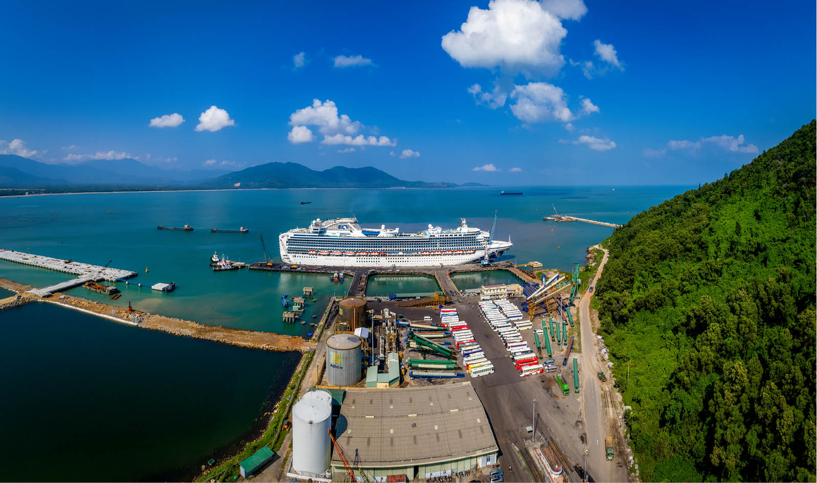 Cảng Chân Mây, thành phố Huế